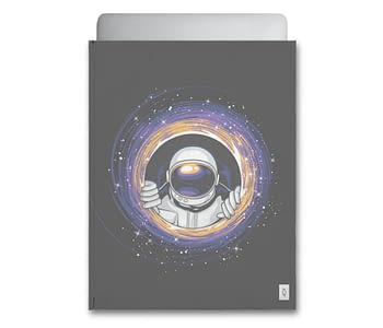 capaNote-astronauta-no-buraco-negro-notebook-frente